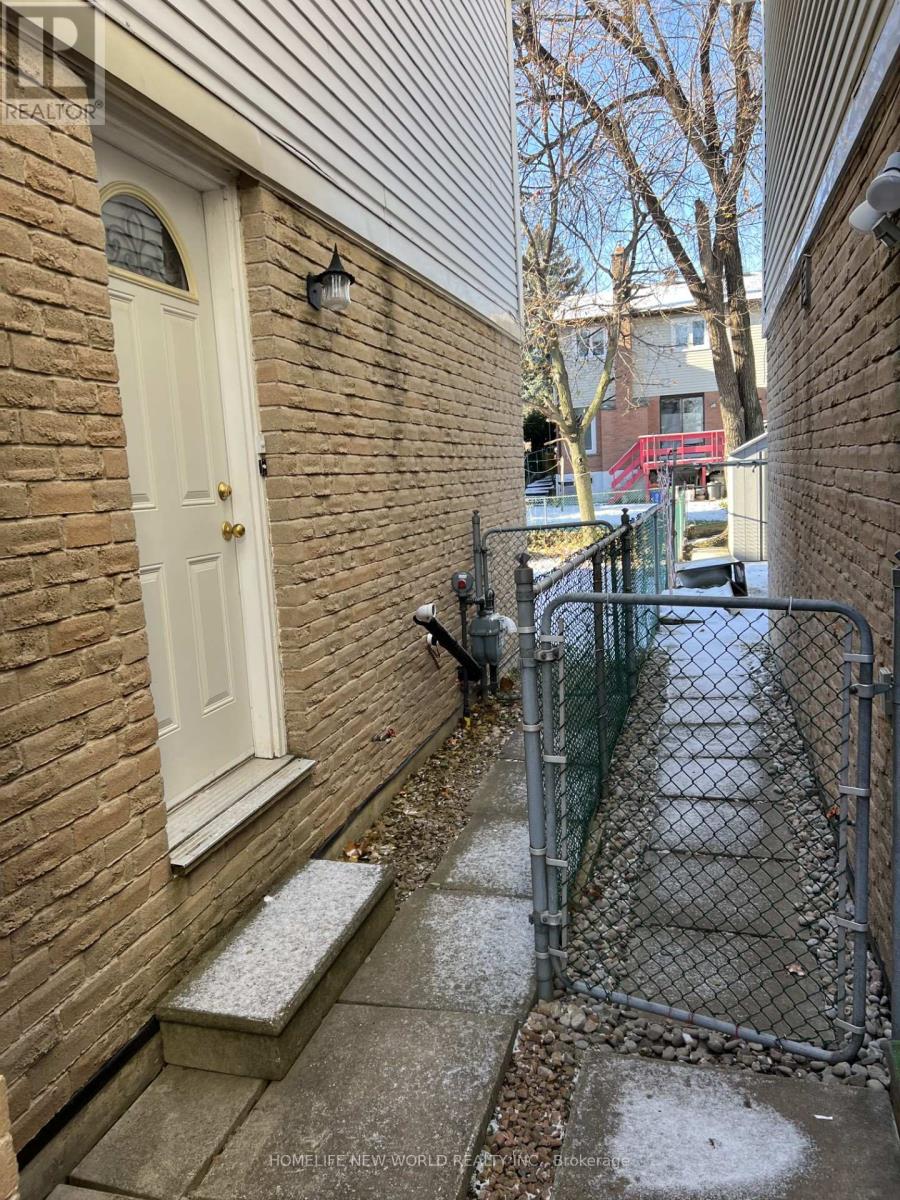 91 Campania Crescent, Toronto, Ontario  M1V 2E8 - Photo 7 - E12592870