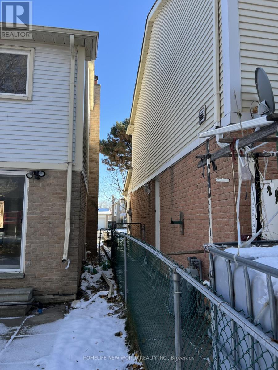 91 Campania Crescent, Toronto, Ontario  M1V 2E8 - Photo 9 - E12592870