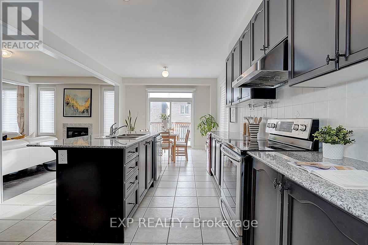 47 Foshan Avenue, Markham, Ontario  L6C 0B2 - Photo 10 - N12592858