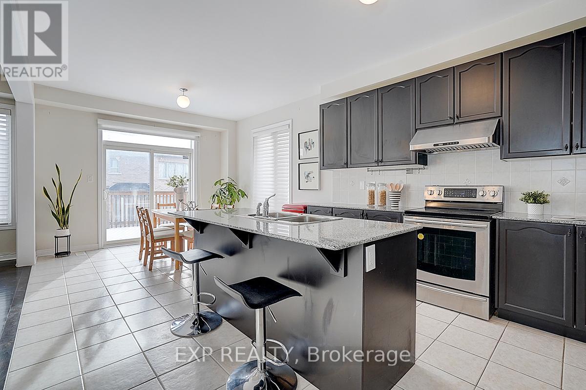 47 Foshan Avenue, Markham, Ontario  L6C 0B2 - Photo 11 - N12592858