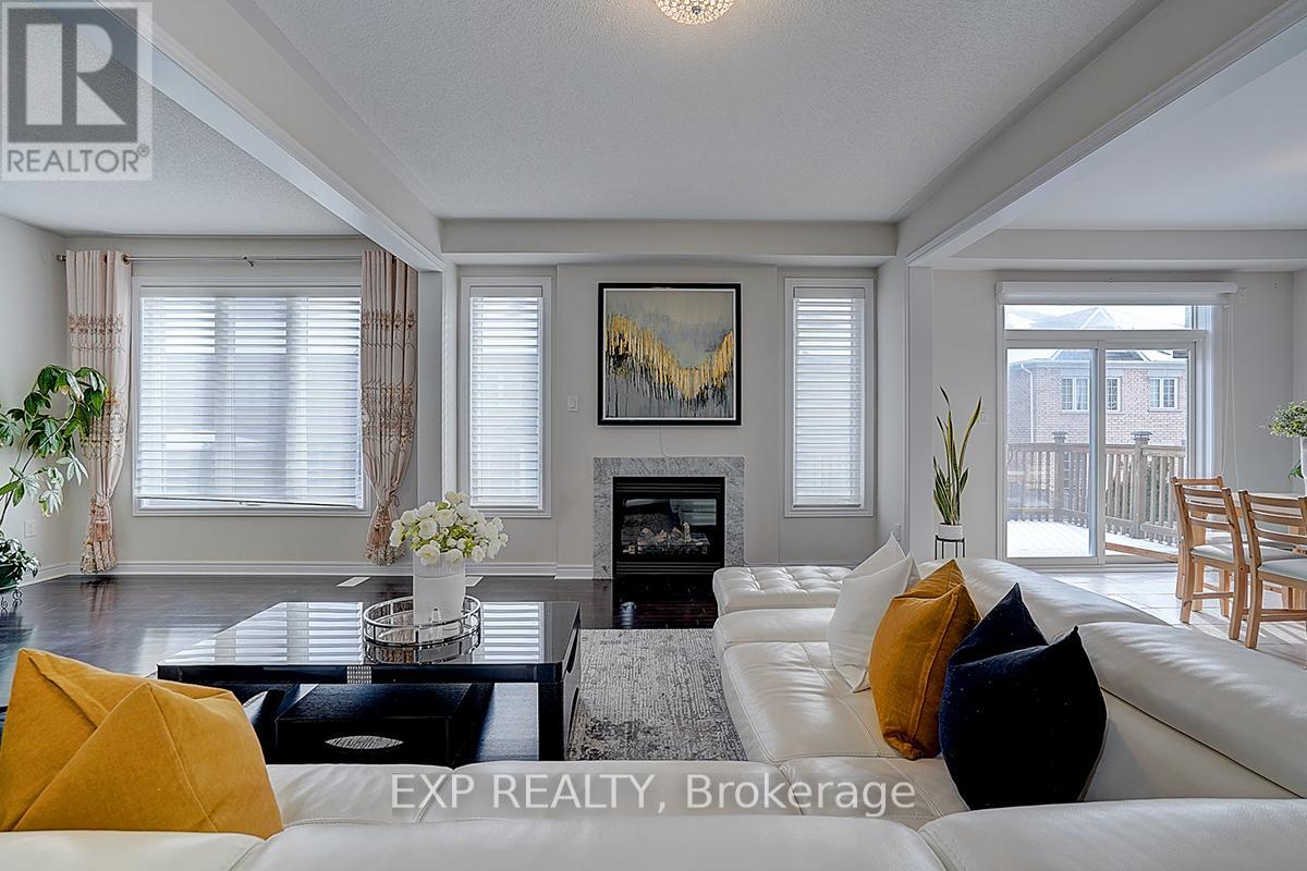 47 Foshan Avenue, Markham, Ontario  L6C 0B2 - Photo 19 - N12592858