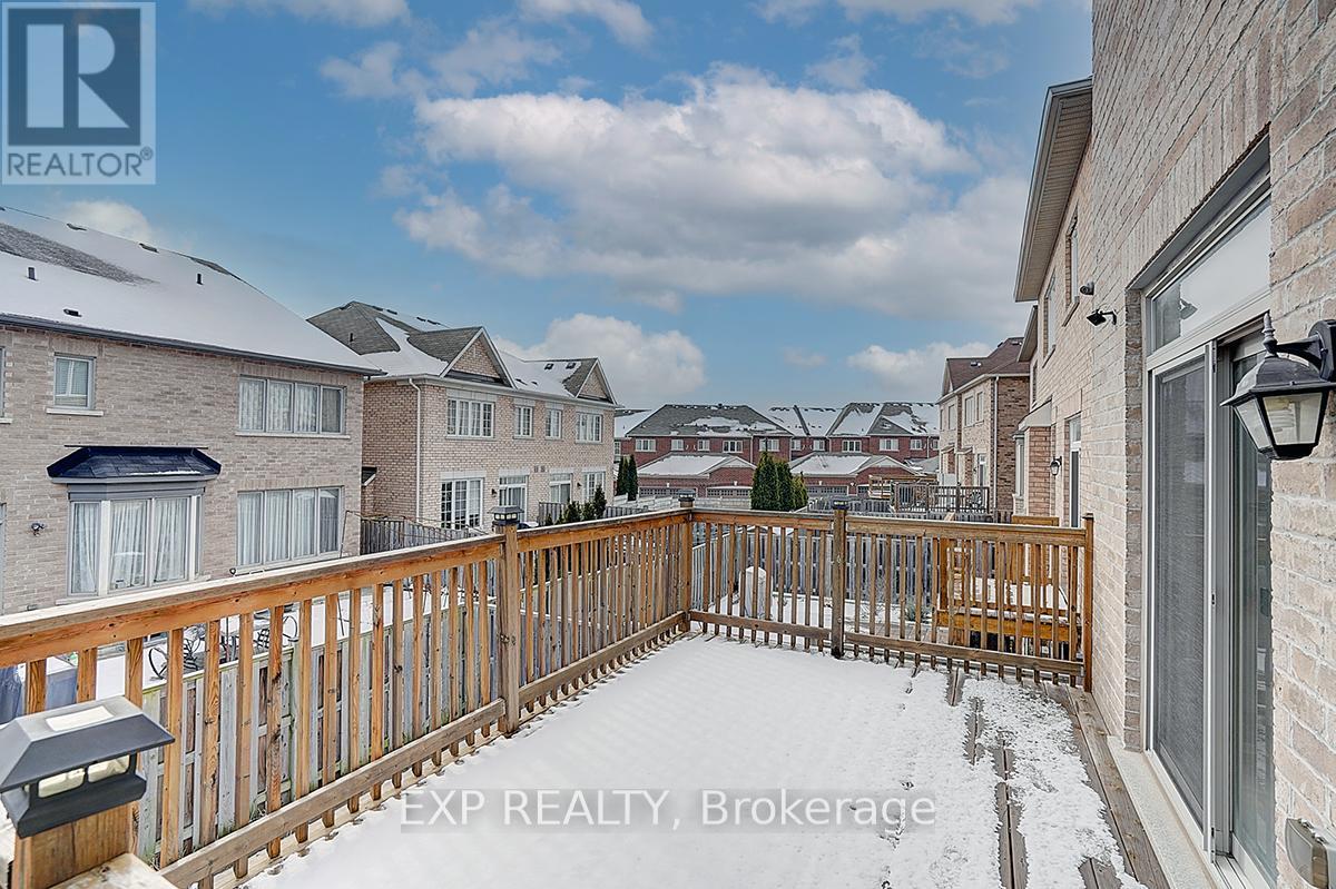 47 Foshan Avenue, Markham, Ontario  L6C 0B2 - Photo 2 - N12592858