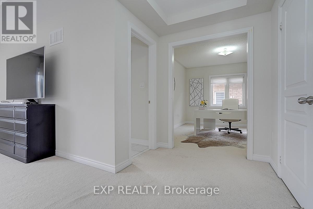 47 Foshan Avenue, Markham, Ontario  L6C 0B2 - Photo 24 - N12592858