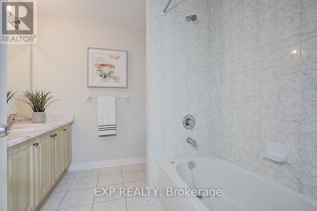 47 Foshan Avenue, Markham, Ontario  L6C 0B2 - Photo 31 - N12592858