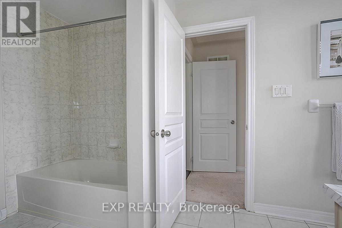 47 Foshan Avenue, Markham, Ontario  L6C 0B2 - Photo 37 - N12592858