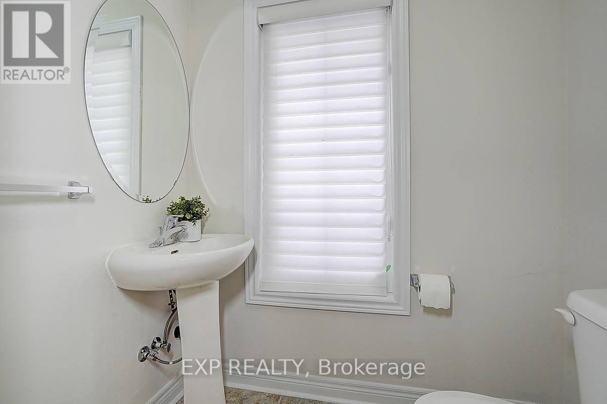 47 Foshan Avenue, Markham, Ontario  L6C 0B2 - Photo 7 - N12592858