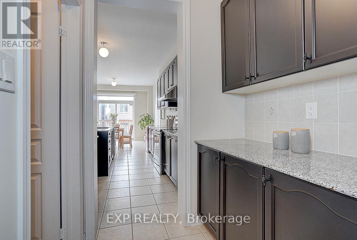 47 Foshan Avenue, Markham, Ontario  L6C 0B2 - Photo 9 - N12592858