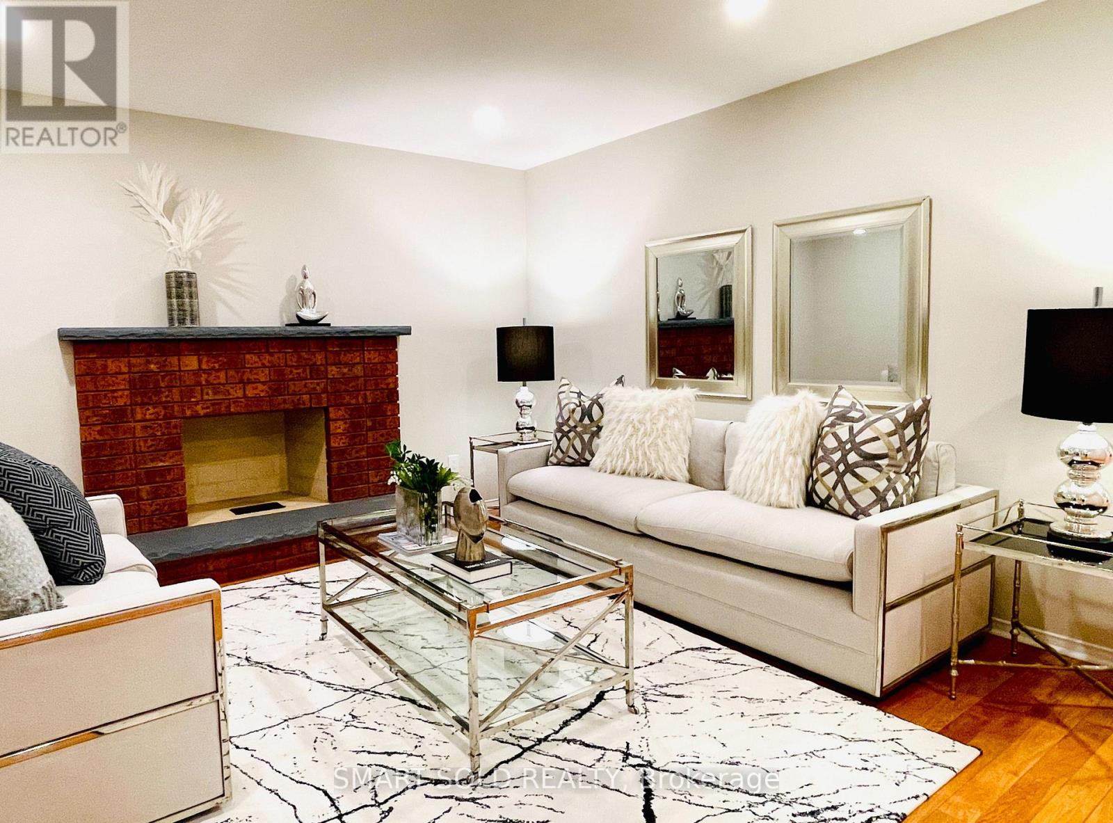 44 Castleridge Drive, Richmond Hill, Ontario L4B 1P8 - Photo 3 - N12592866