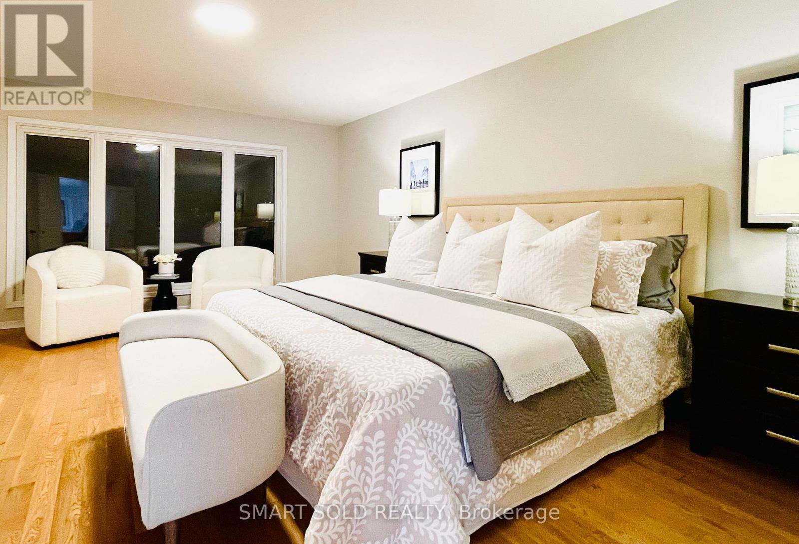 44 Castleridge Drive, Richmond Hill, Ontario L4B 1P8 - Photo 5 - N12592866