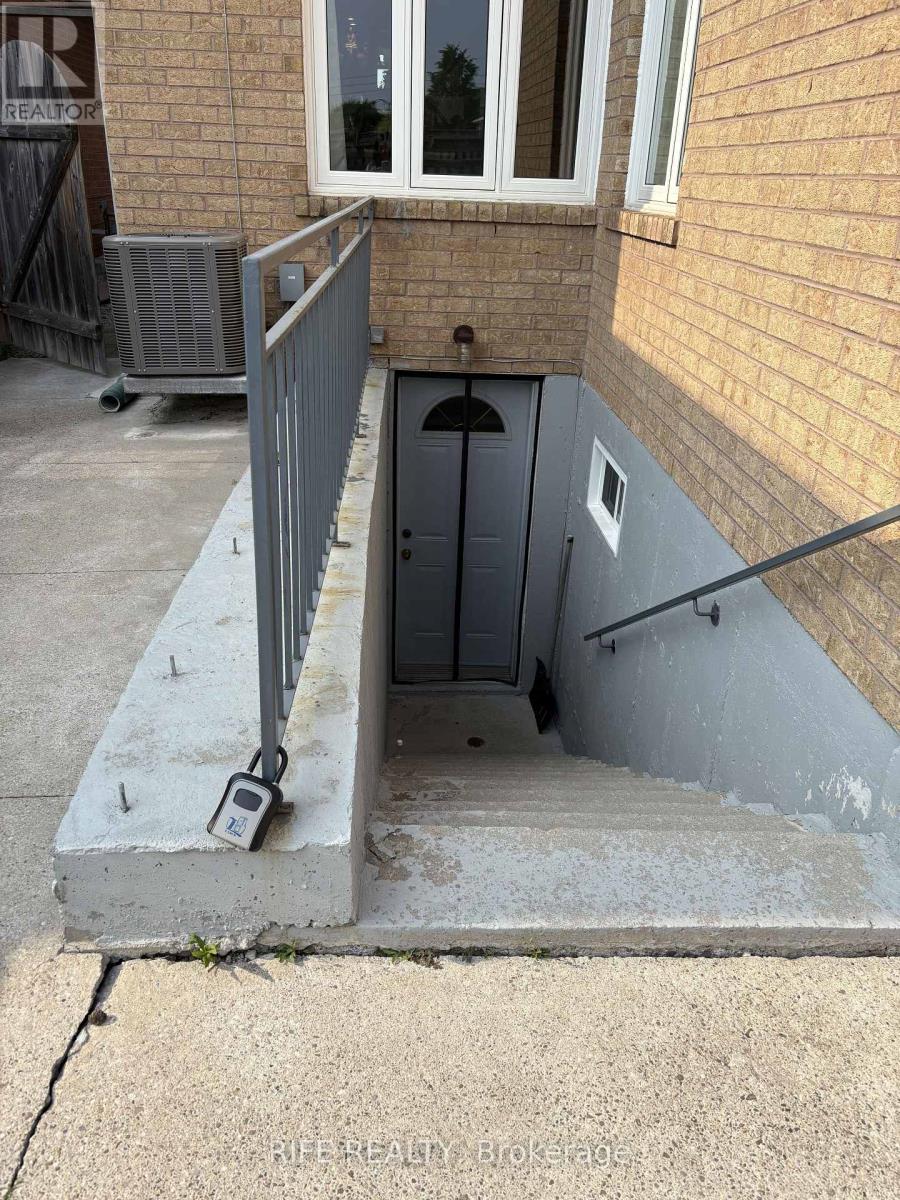 Lower Unit - 21 Boxhill Road, Markham, Ontario  L3S 4R1 - Photo 10 - N12592876