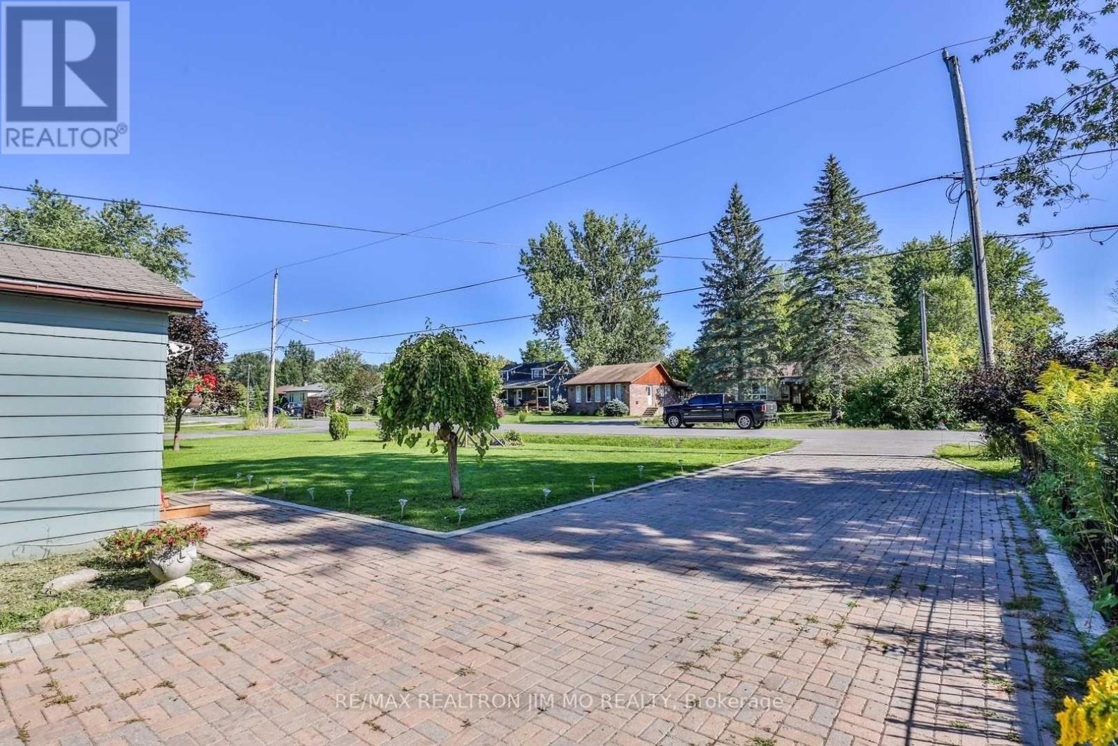 366 Irene Drive, Georgina, Ontario L4P 3B2 - Photo 18 - N12592896