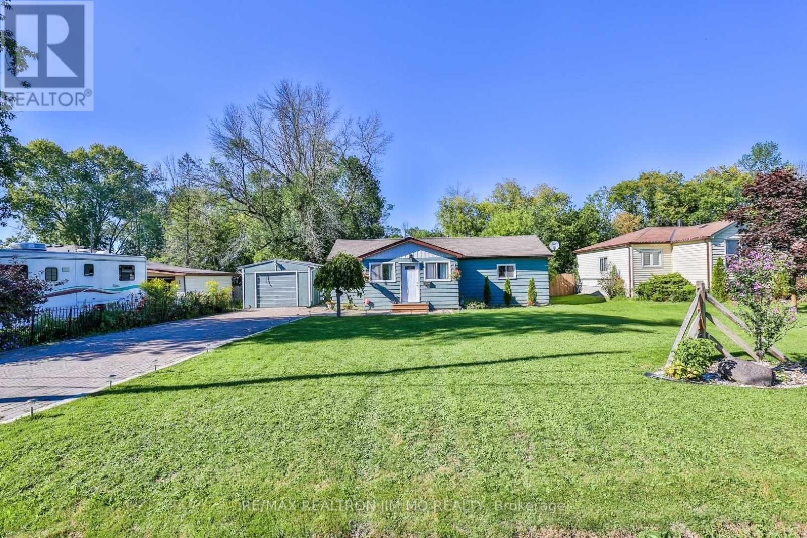 366 Irene Drive, Georgina, Ontario L4P 3B2 - Photo 5 - N12592896