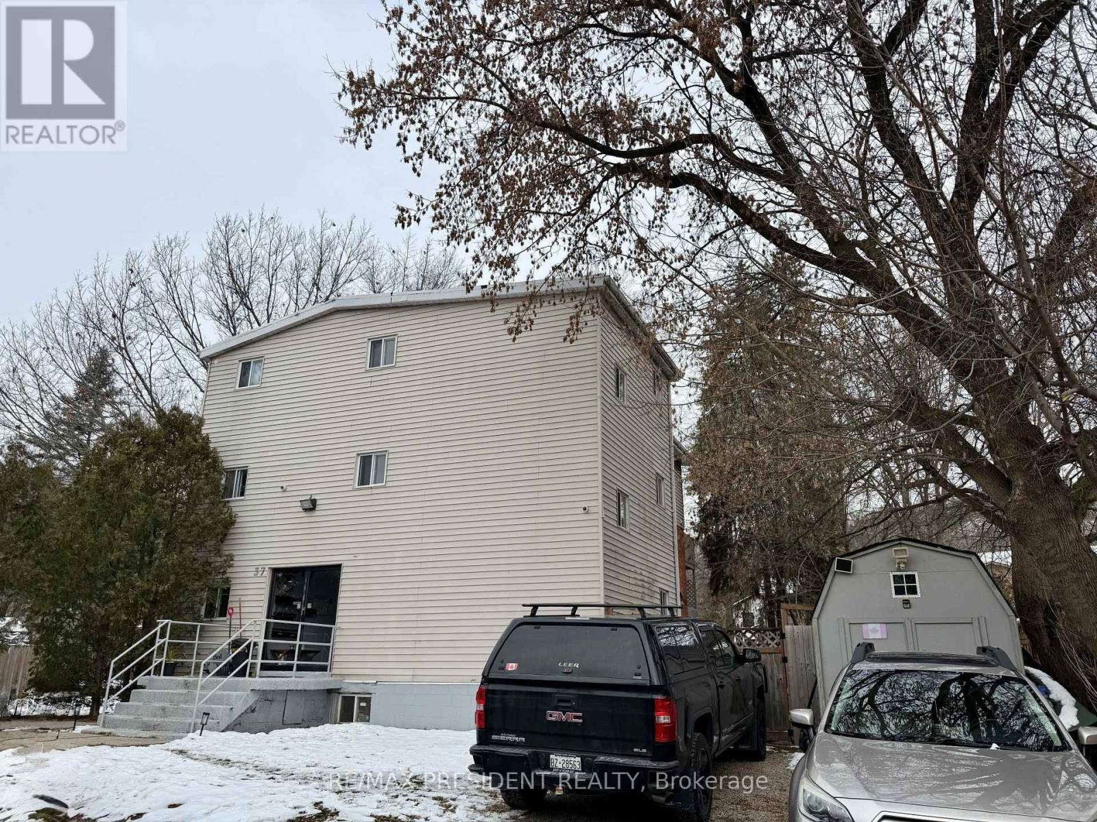 37 Bond Street S, Hamilton, Ontario  L9H 3H2 - Photo 6 - X12592888