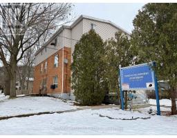 37 BOND STREET S, Hamilton, Ontario