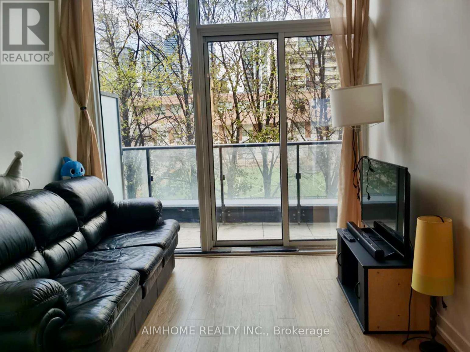 305 - 85 Wood Street, Toronto, Ontario  M4Y 0E8 - Photo 2 - C12592916