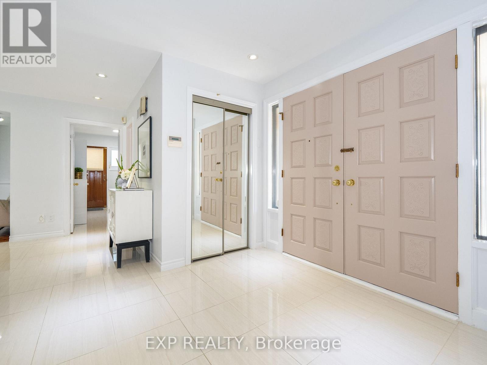 18 Whitman Street, Toronto, Ontario  M2M 3H8 - Photo 14 - C12592940
