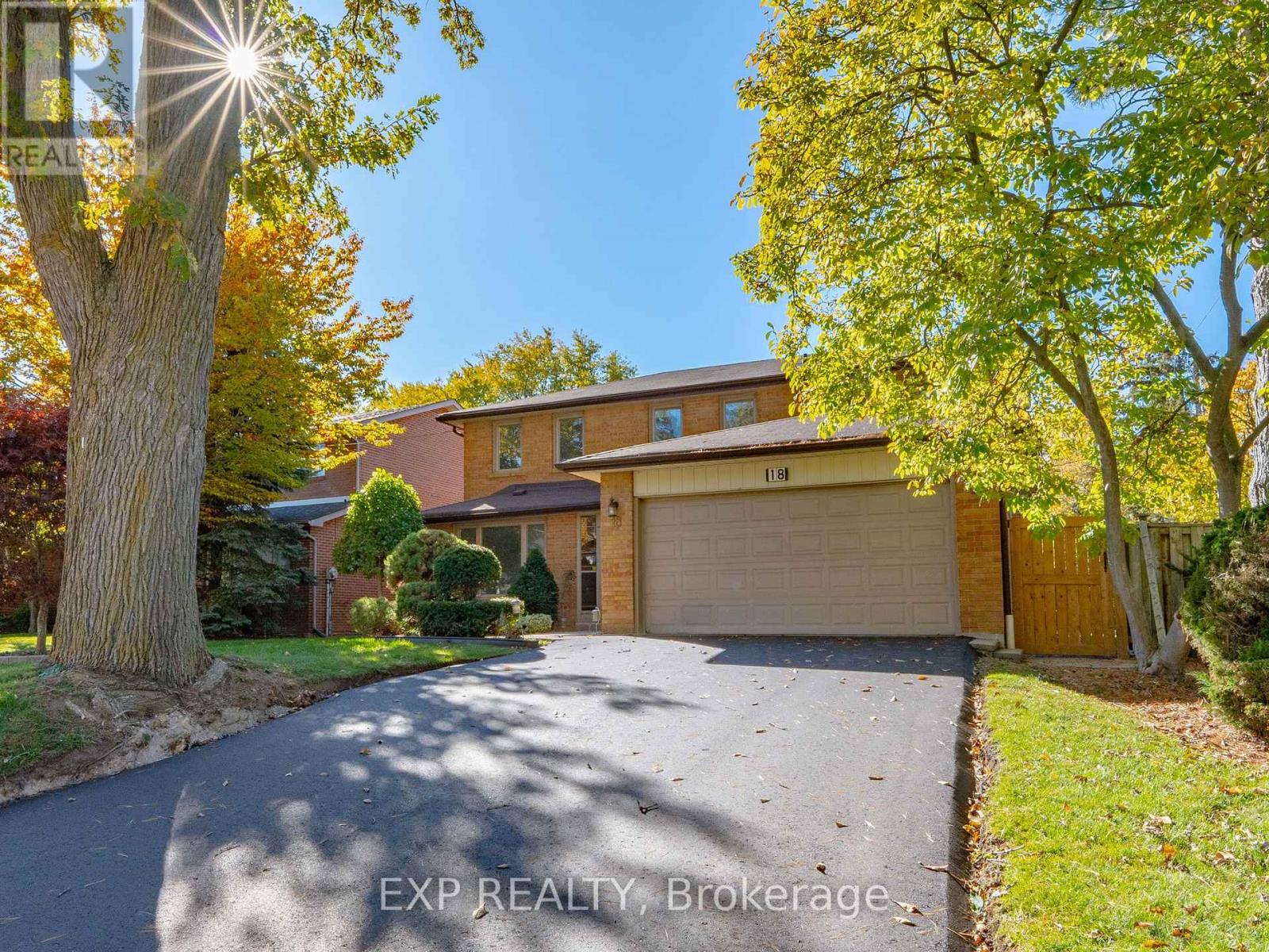 18 Whitman Street, Toronto, Ontario  M2M 3H8 - Photo 2 - C12592940