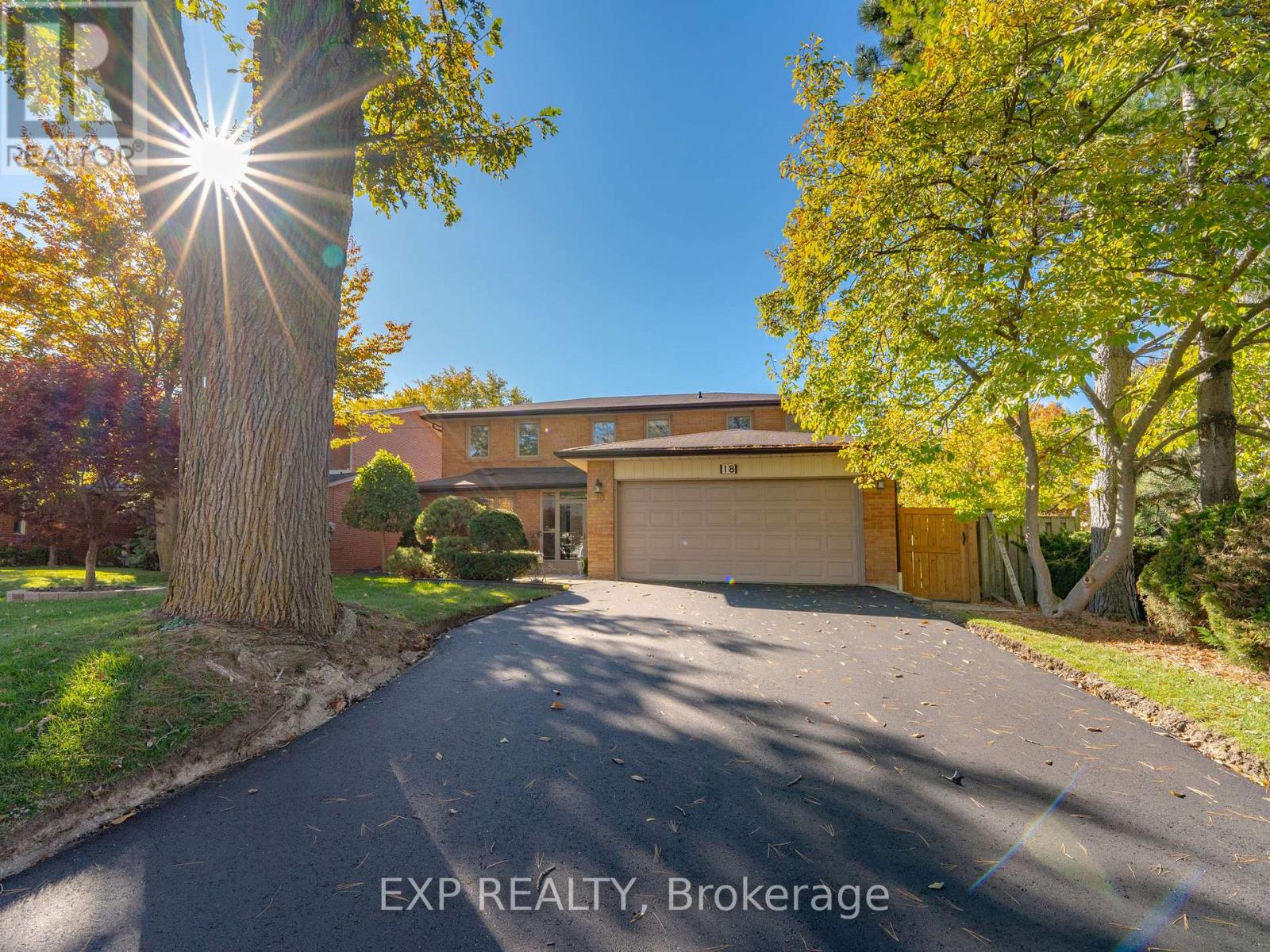 18 Whitman Street, Toronto, Ontario  M2M 3H8 - Photo 3 - C12592940