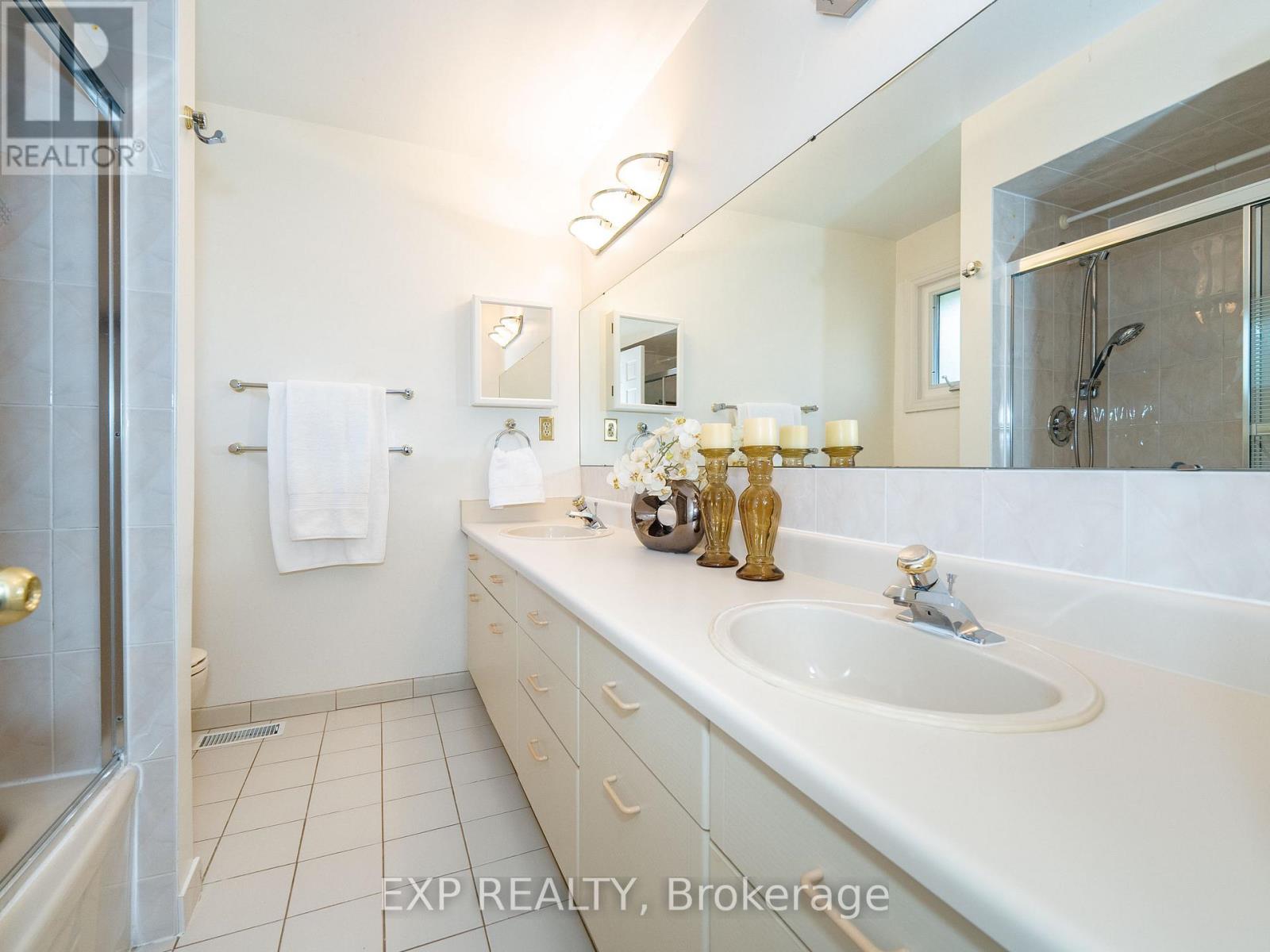 18 Whitman Street, Toronto, Ontario  M2M 3H8 - Photo 42 - C12592940