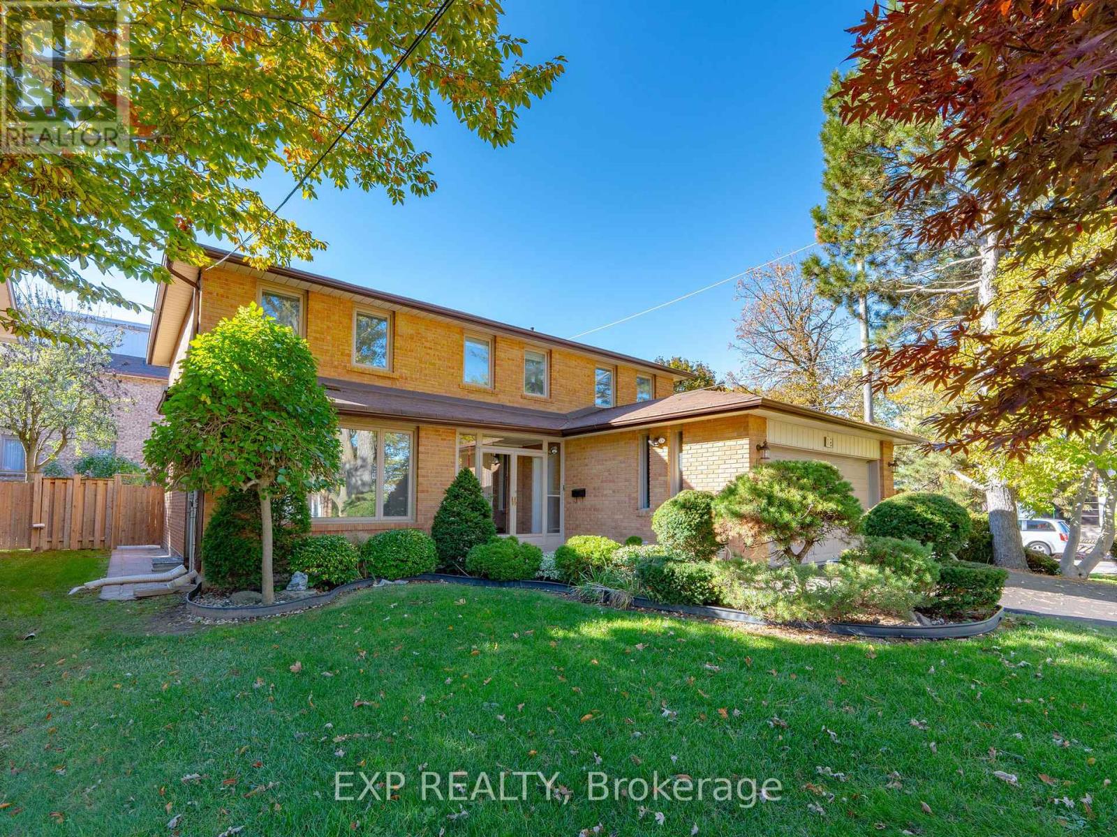 18 Whitman Street, Toronto, Ontario  M2M 3H8 - Photo 6 - C12592940