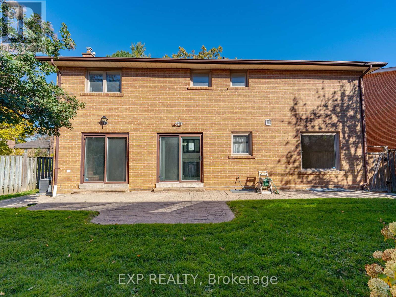 18 Whitman Street, Toronto, Ontario  M2M 3H8 - Photo 8 - C12592940