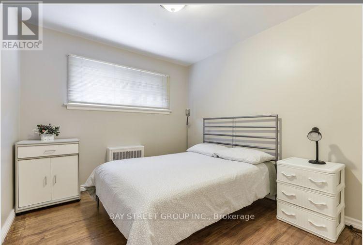 Main - Main 30 Ivordale Crescent, Toronto, Ontario M1R 2W6 - Photo 9 - E12592964