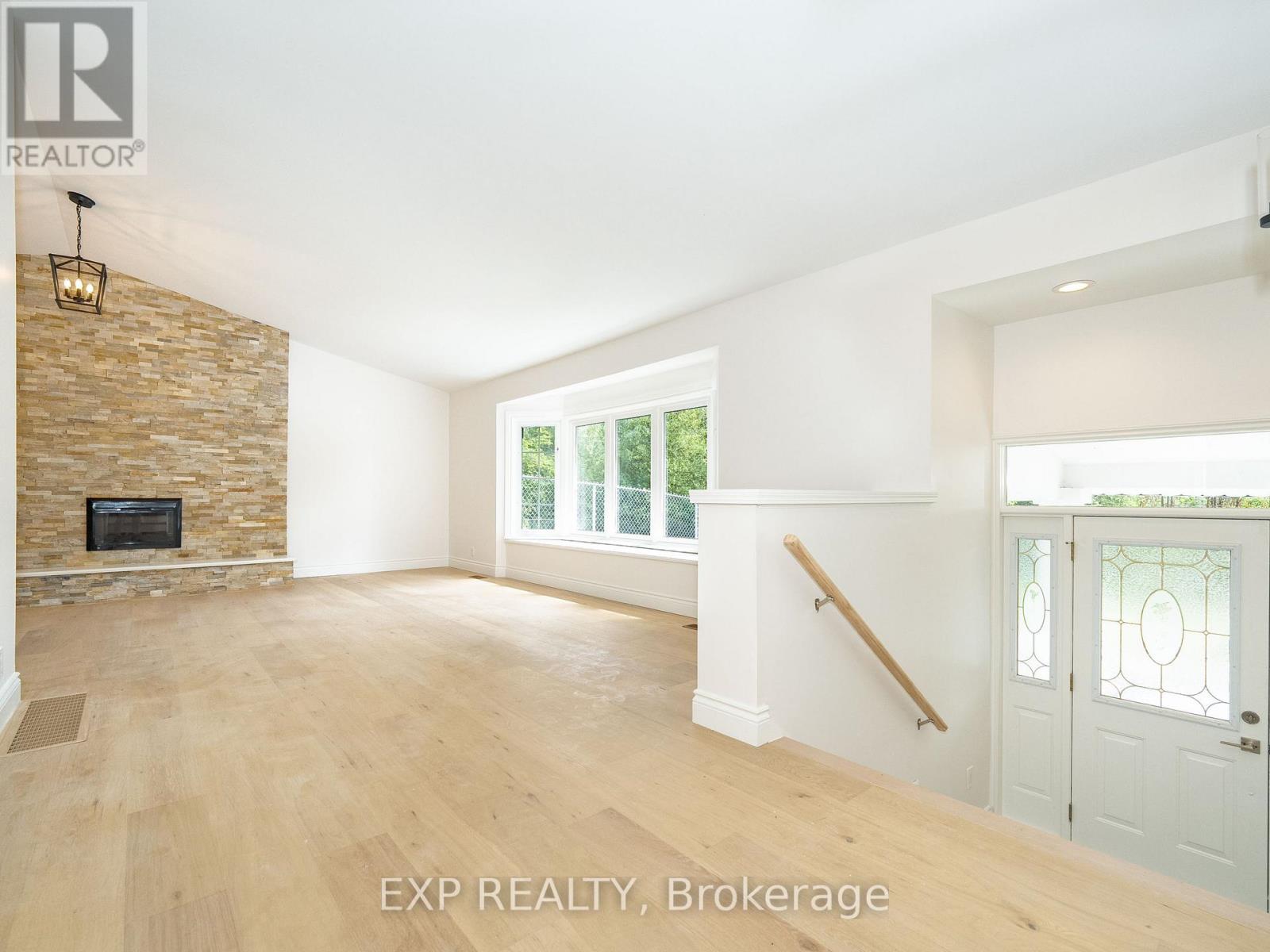 12056 Leslie Street, Richmond Hill, Ontario  L4E 3R5 - Photo 13 - N12592924