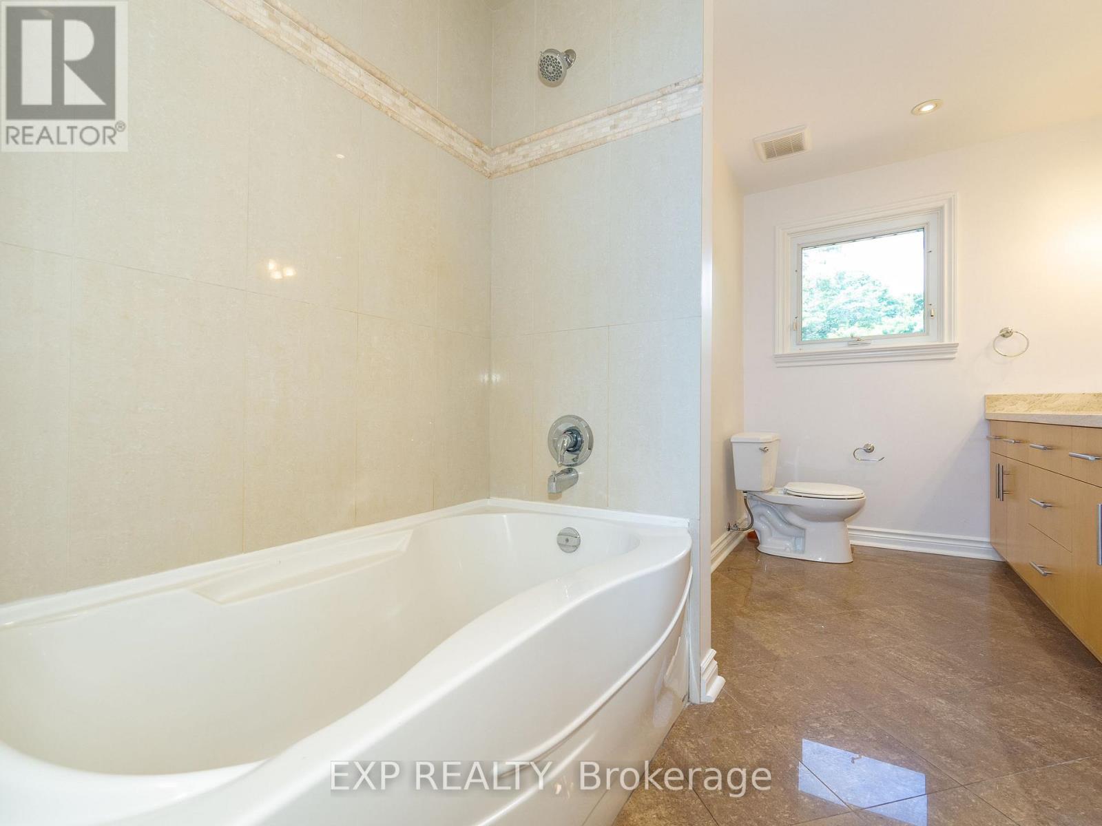 12056 Leslie Street, Richmond Hill, Ontario  L4E 3R5 - Photo 23 - N12592924