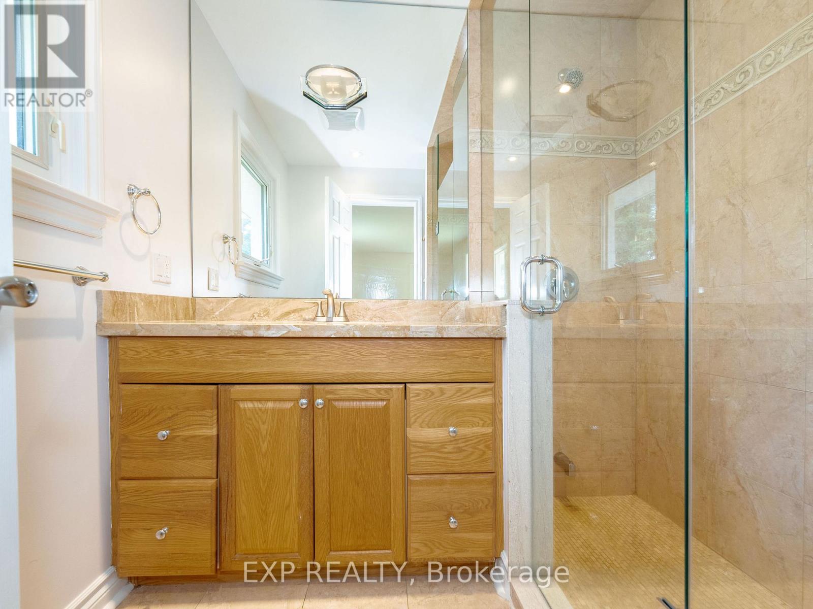 12056 Leslie Street, Richmond Hill, Ontario  L4E 3R5 - Photo 31 - N12592924