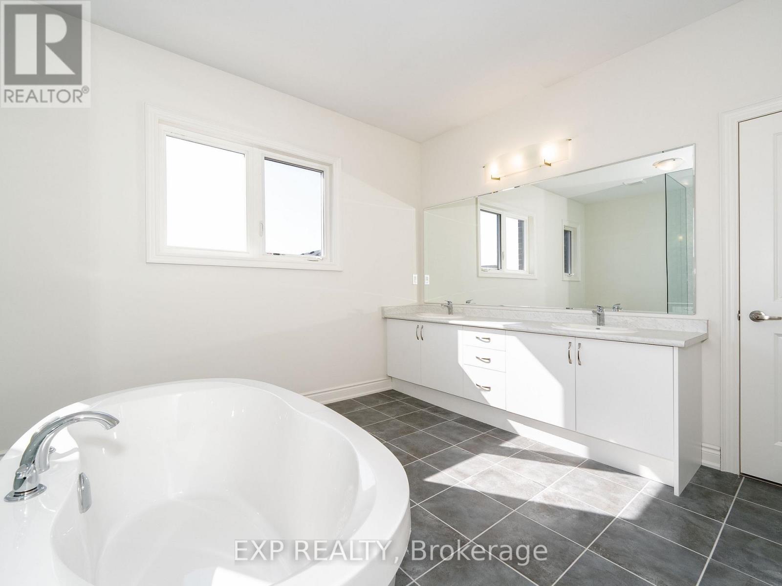 15 Monticola Avenue, Richmond Hill, Ontario  L4B 0J1 - Photo 24 - N12592926