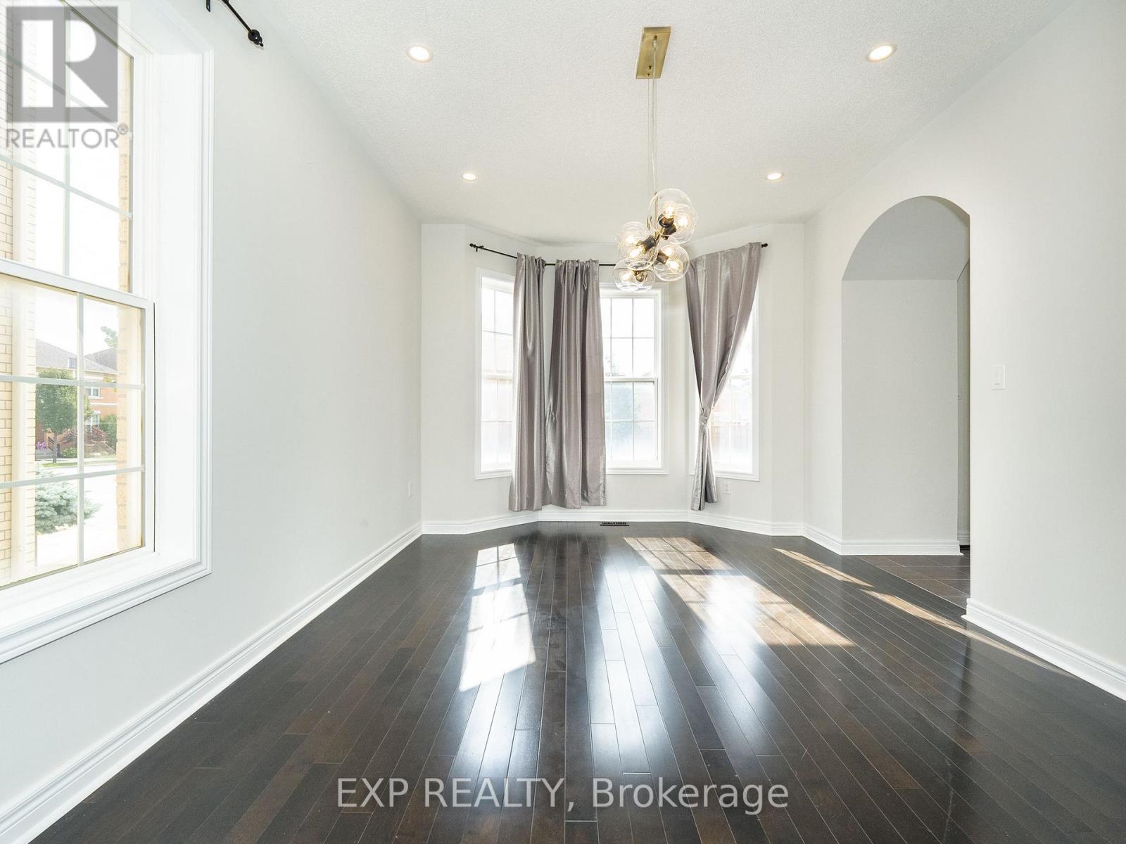 26 Bembridge Drive, Markham, Ontario L6C 0J8 - Photo 8 - N12592934