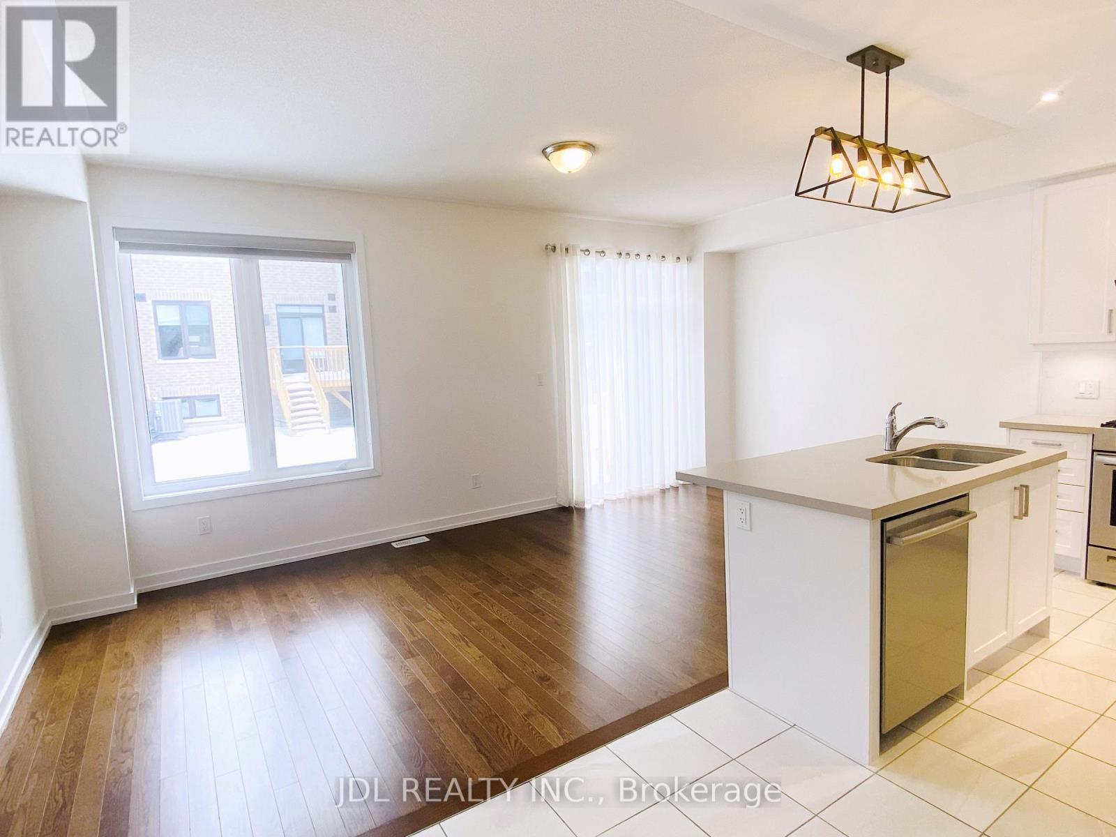 101 Hilts Drive, Richmond Hill, Ontario  L4H 0J2 - Photo 4 - N12592942