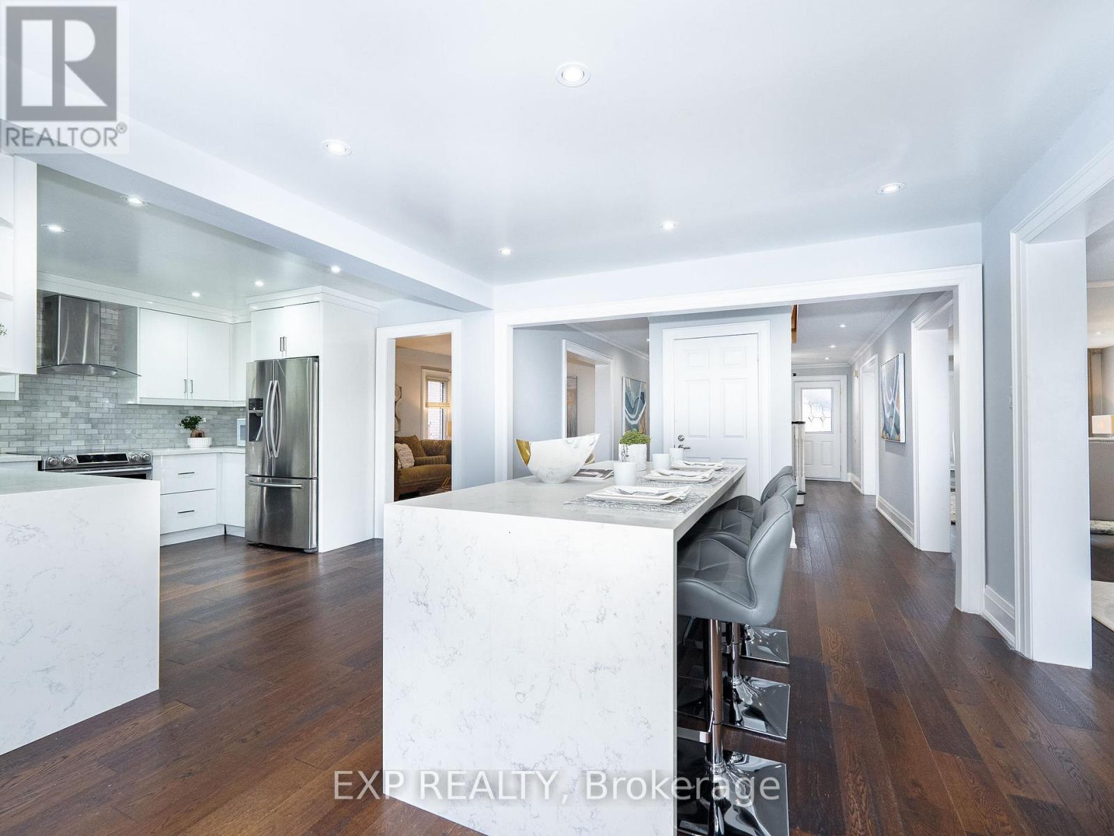 43 Piccadilly Road, Richmond Hill, Ontario  L4B 1S9 - Photo 14 - N12592944