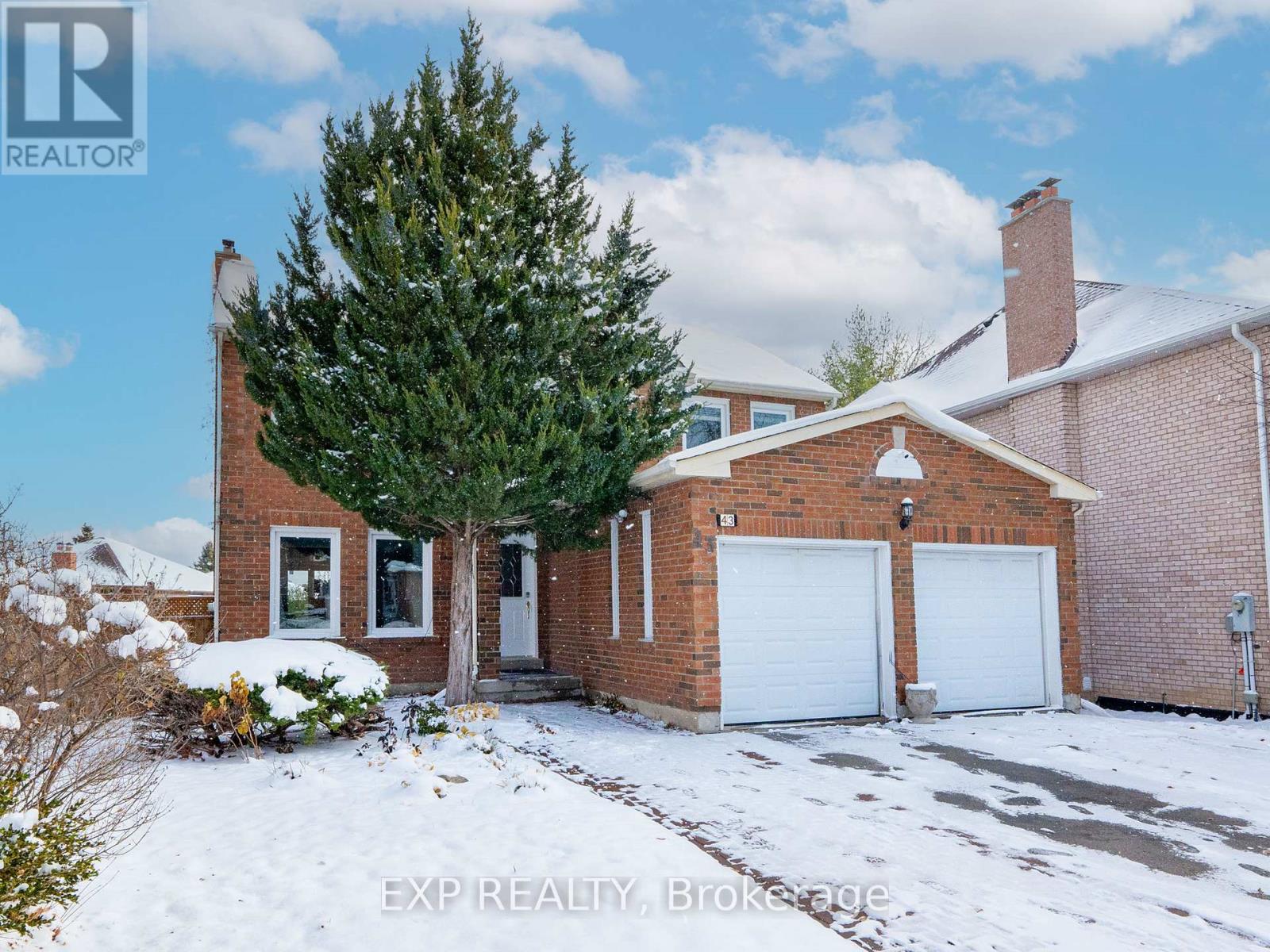 43 Piccadilly Road, Richmond Hill, Ontario  L4B 1S9 - Photo 4 - N12592944