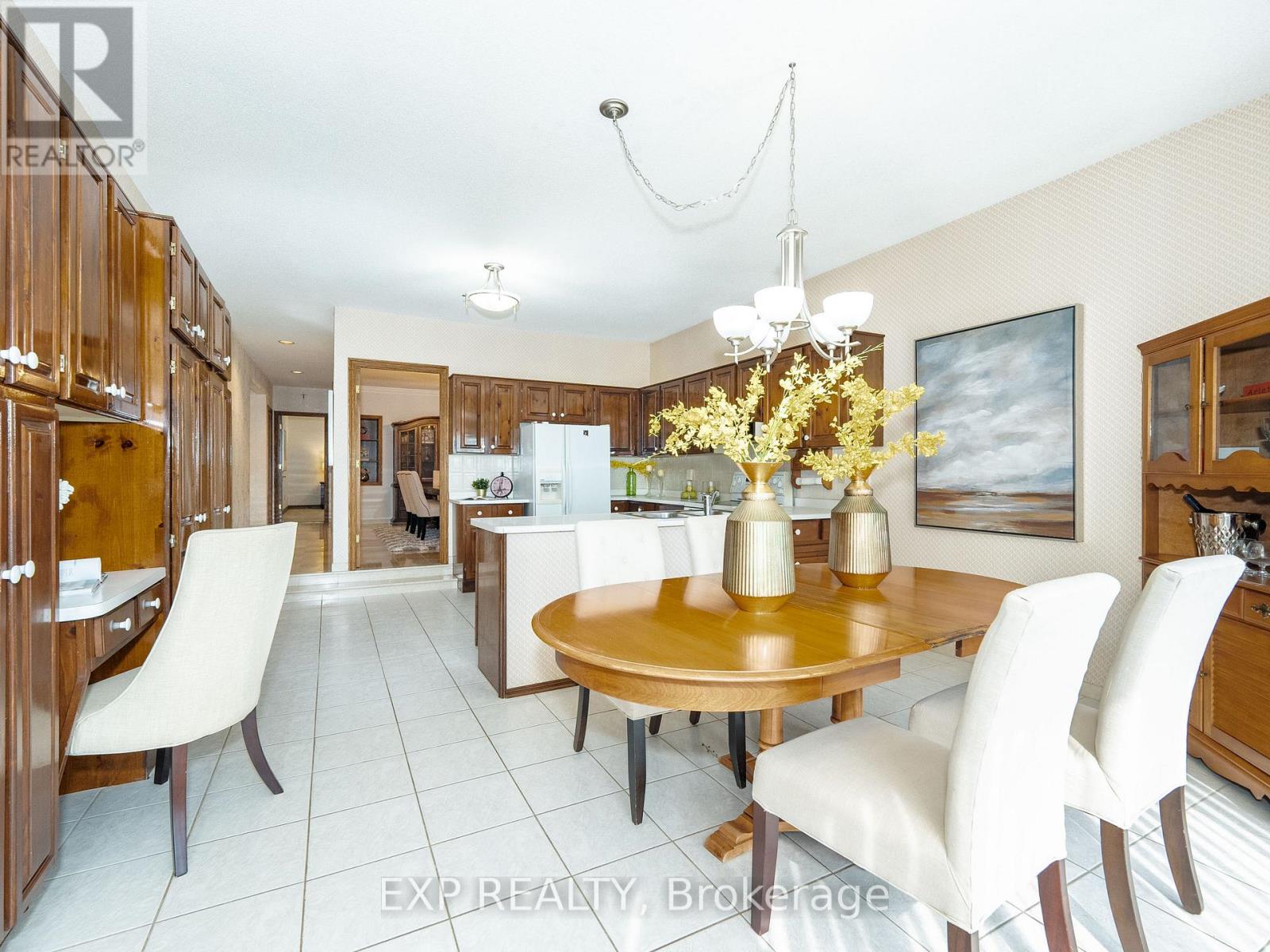 101 Leyburn Avenue, Richmond Hill, Ontario  L4C 0J6 - Photo 26 - N12592946