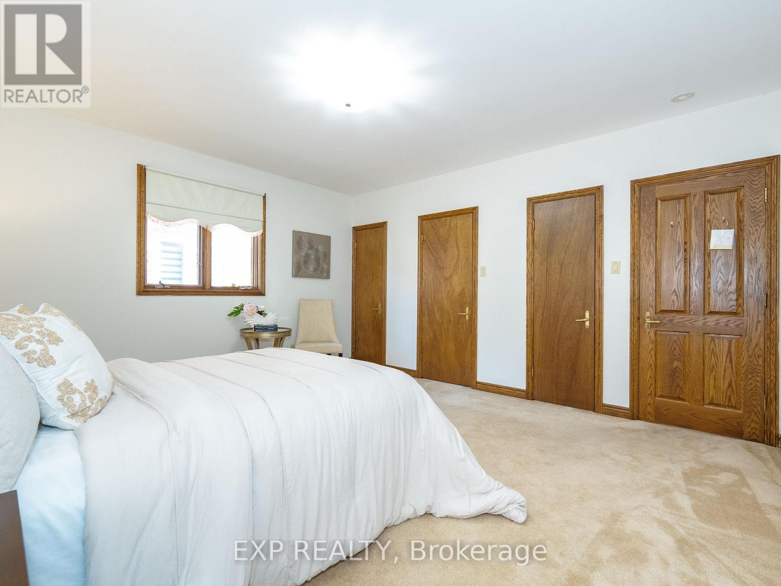 101 Leyburn Avenue, Richmond Hill, Ontario  L4C 0J6 - Photo 39 - N12592946