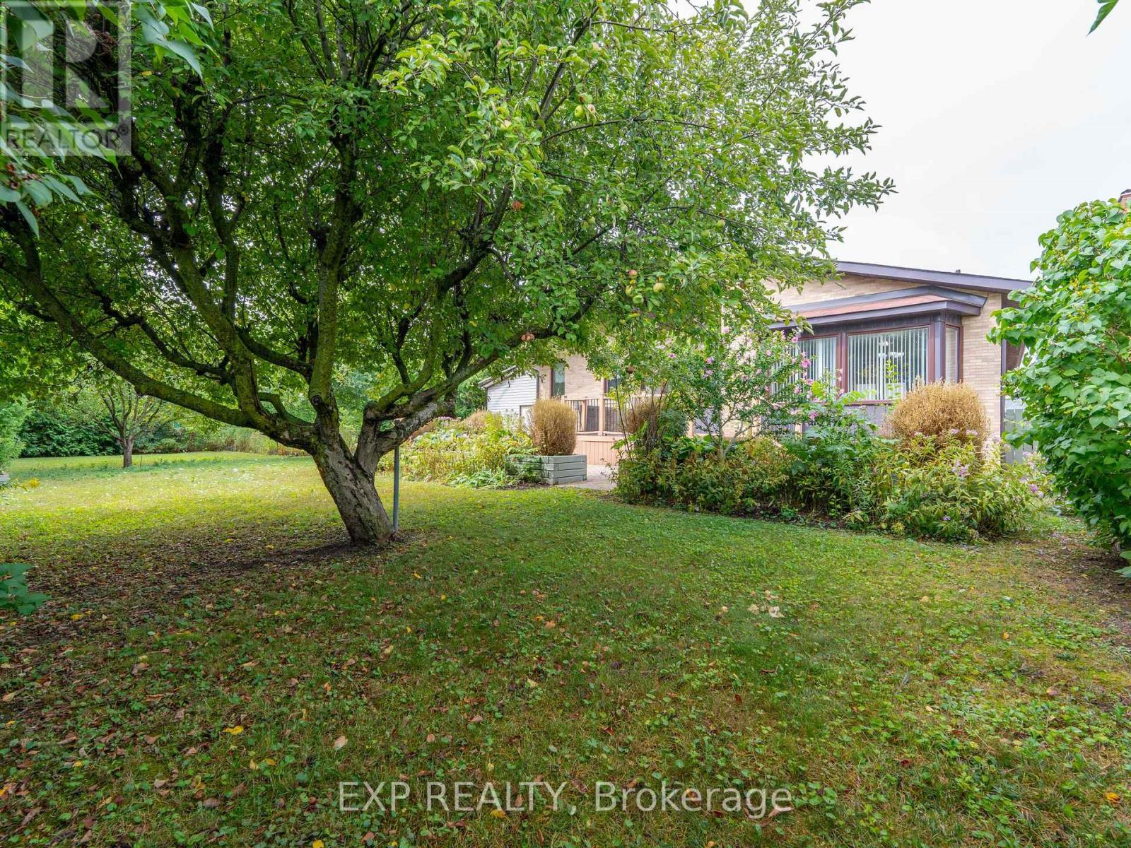 101 Leyburn Avenue, Richmond Hill, Ontario  L4C 0J6 - Photo 44 - N12592946