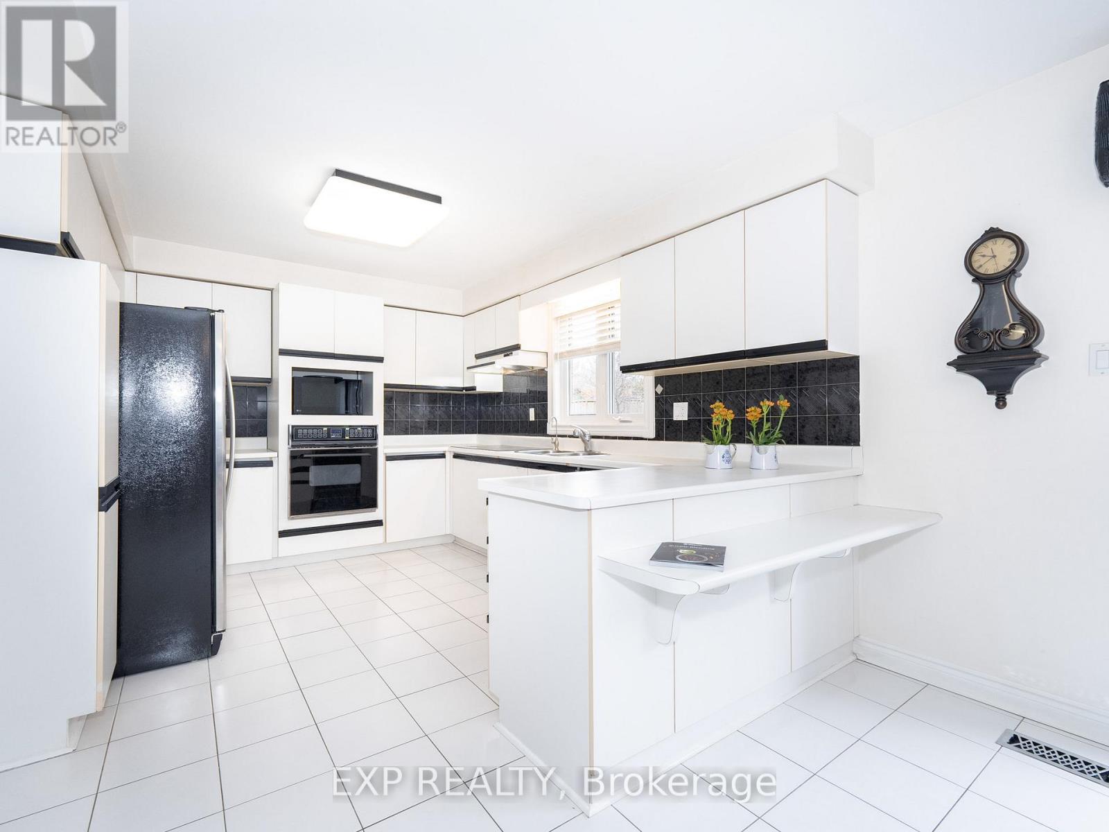 41 Montclair Road, Richmond Hill, Ontario  L4B 2S6 - Photo 16 - N12592948