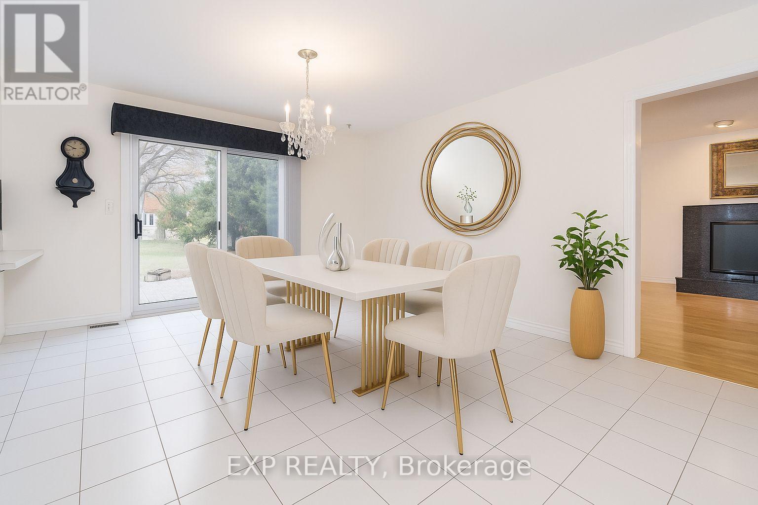 41 Montclair Road, Richmond Hill, Ontario  L4B 2S6 - Photo 17 - N12592948