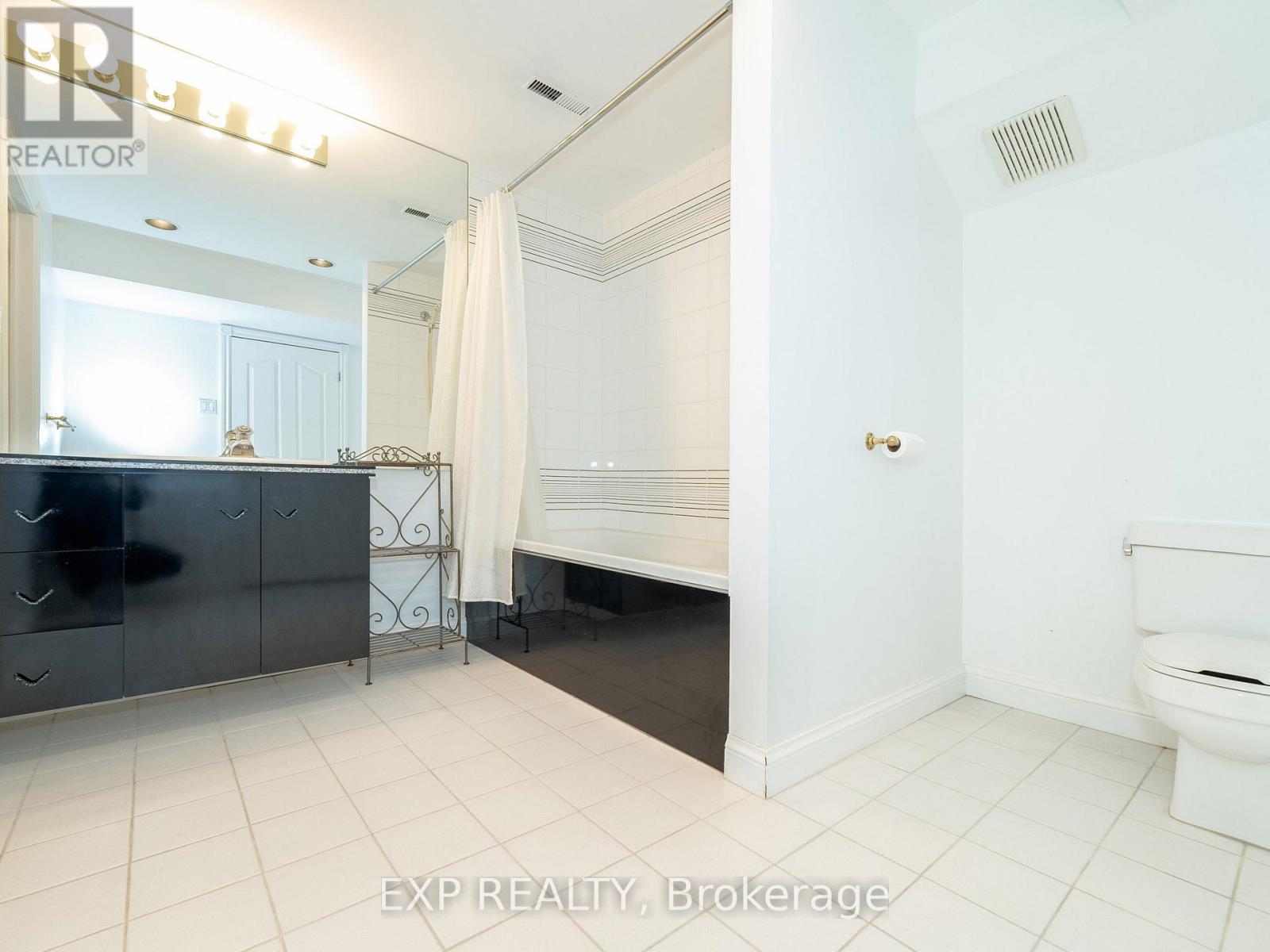 41 Montclair Road, Richmond Hill, Ontario  L4B 2S6 - Photo 38 - N12592948