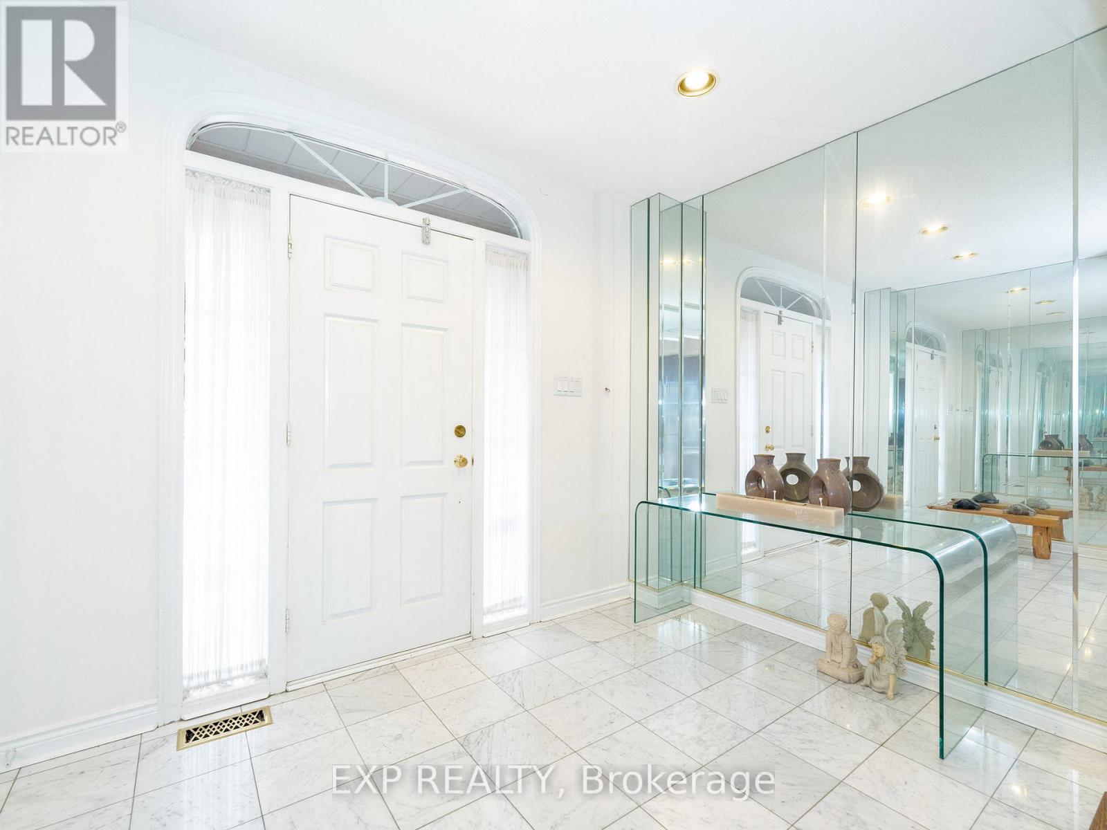 41 Montclair Road, Richmond Hill, Ontario  L4B 2S6 - Photo 6 - N12592948