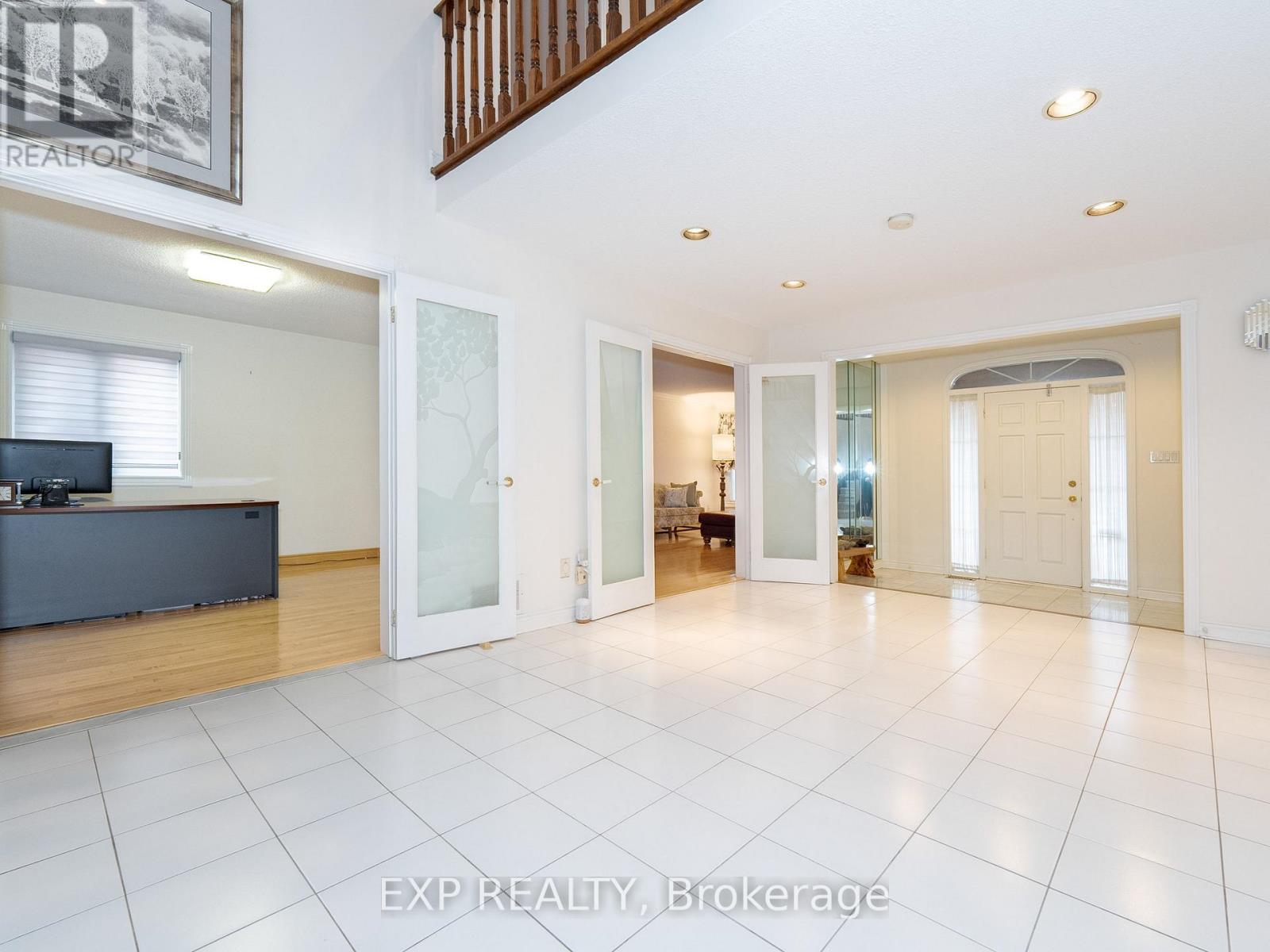 41 Montclair Road, Richmond Hill, Ontario  L4B 2S6 - Photo 8 - N12592948