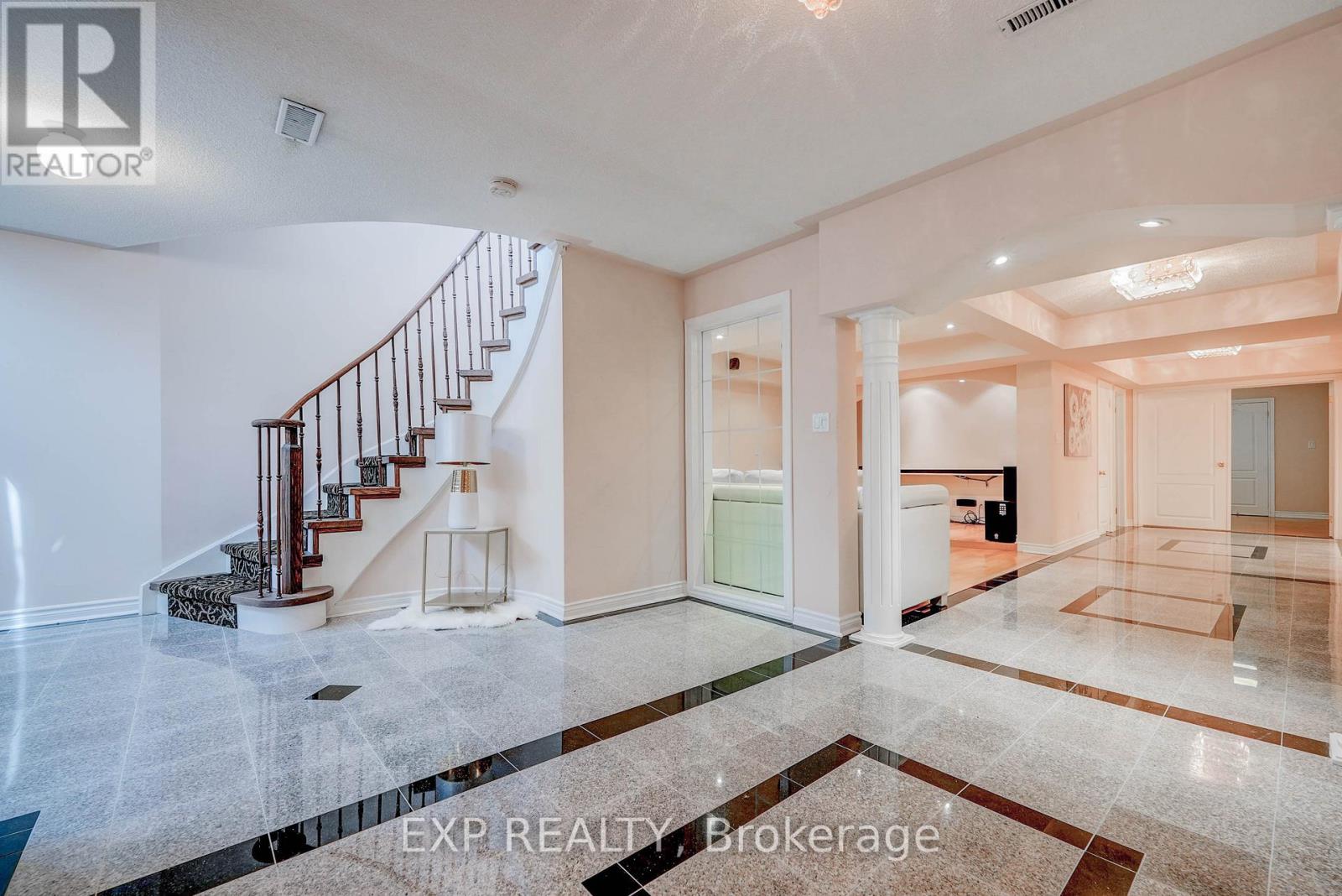 45 Henricks Crescent, Richmond Hill, Ontario  L4B 3W4 - Photo 37 - N12592950