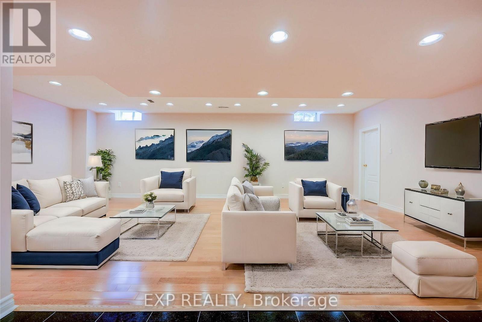 45 Henricks Crescent, Richmond Hill, Ontario  L4B 3W4 - Photo 38 - N12592950