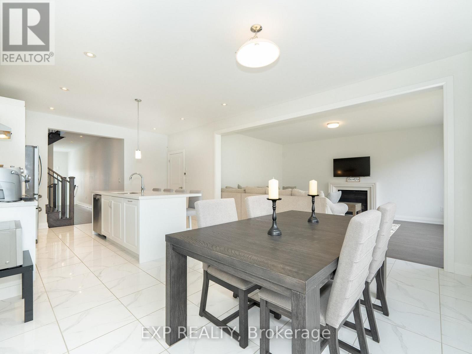 14 Longworth Avenue, Richmond Hill, Ontario  L4E 1J1 - Photo 15 - N12592952