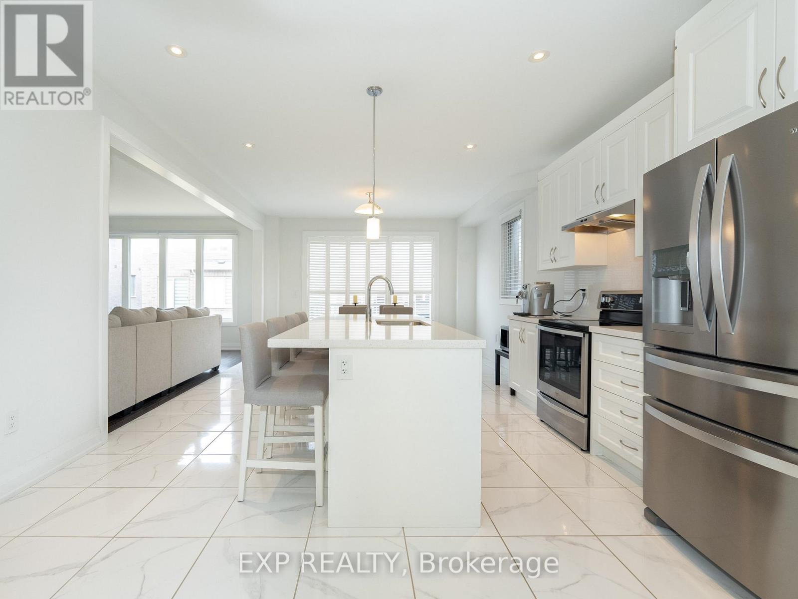 14 Longworth Avenue, Richmond Hill, Ontario  L4E 1J1 - Photo 8 - N12592952