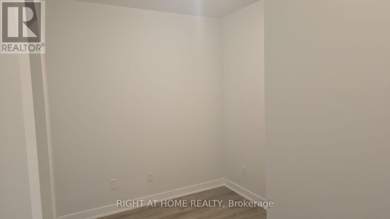 1105 - 430 Square One Drive, Mississauga, Ontario L5B 0L6 - Photo 11 - W12592918