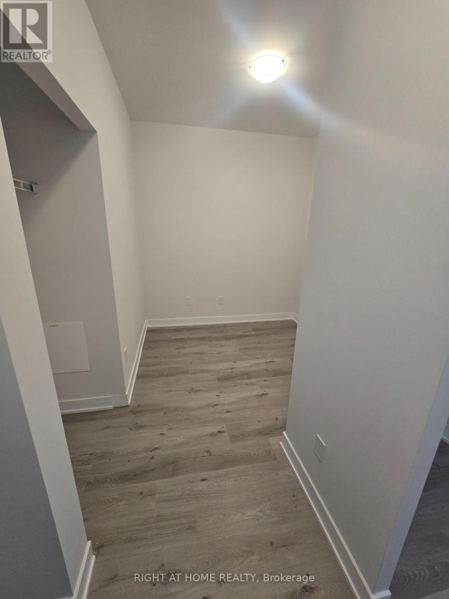 1105 - 430 Square One Drive, Mississauga, Ontario L5B 0L6 - Photo 9 - W12592918