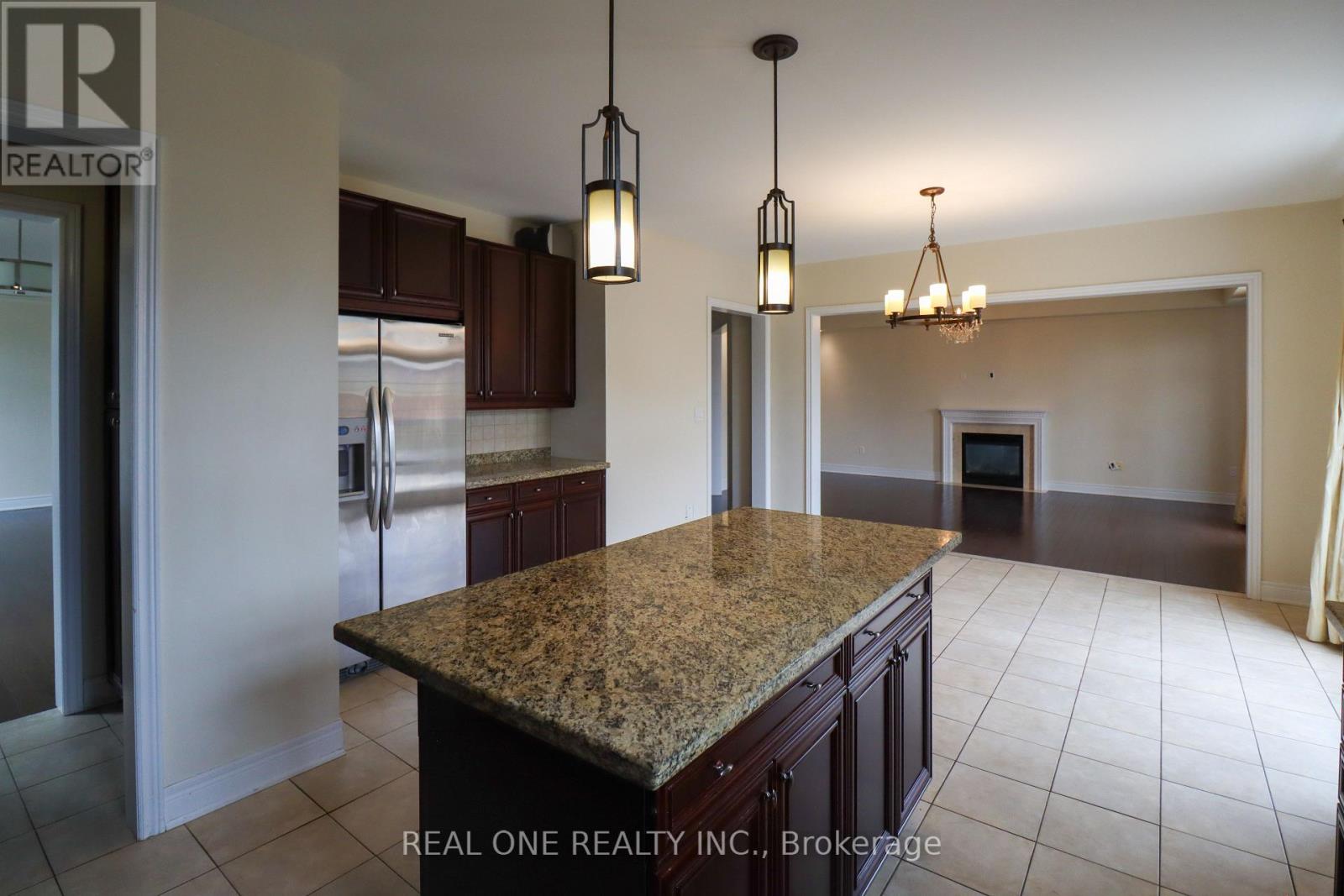 1330 Kestell Boulevard, Oakville, Ontario L6H 0C8 - Photo 15 - W12592928