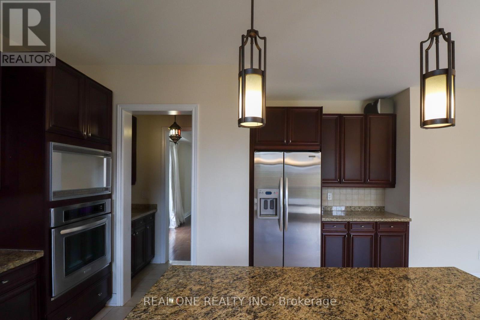 1330 Kestell Boulevard, Oakville, Ontario L6H 0C8 - Photo 17 - W12592928